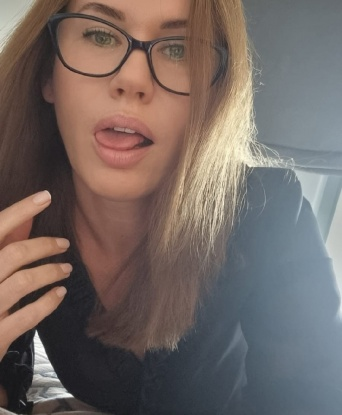 У меня нежное тело, изящная фигура и много интересных фантазий 😏 Мои услуги включают классический секс, оральный секс, массаж и многое другое. Я умею слушать и понимать, так что ты можешь расслабиться и насладиться моей компанией. У меня есть положительные отзывы от предыдущих клиентов, которые отмечают мою страсть и профессионализм. Закажи меня и увидишь, как я превращаю секс в искусство 🔥 Отправь мне сообщение и договоримся о встрече. Тебя ждут незабываемые эмоции и море удовольствия! 💋💫 Людмила